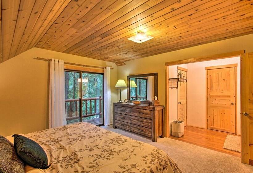 Anderson Island Cabin On Half Acre With Fire Pit!