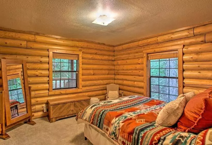 Anderson Island Cabin On Half Acre With Fire Pit!