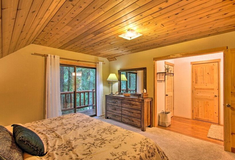 Anderson Island Cabin On Half Acre With Fire Pit!