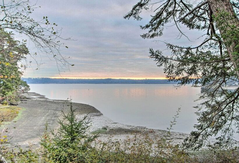 Anderson Island Cabin On Half Acre With Fire Pit!