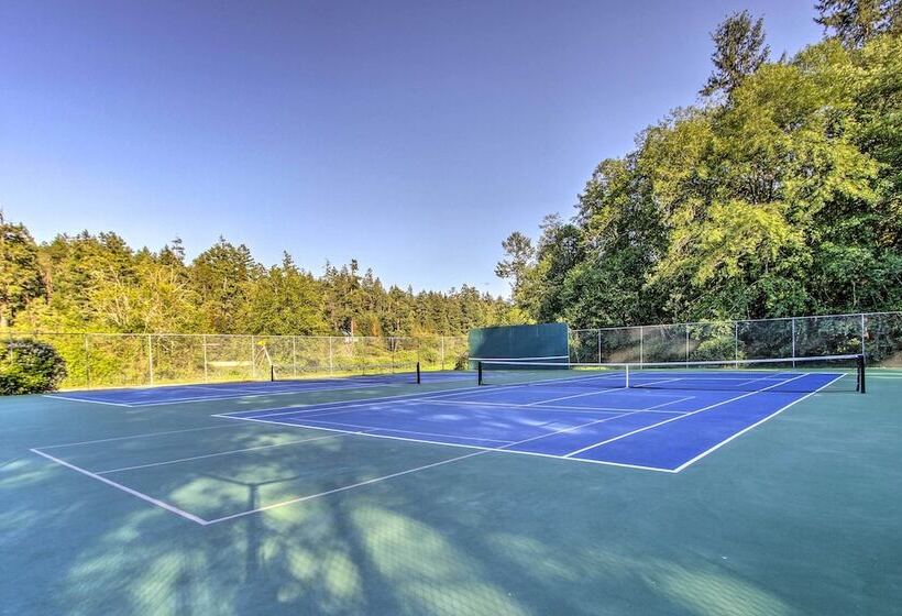 Anderson Island Cabin On Half Acre With Fire Pit!