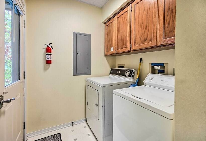 Bella Vista Home Base Near Mtn Biking & Golf!