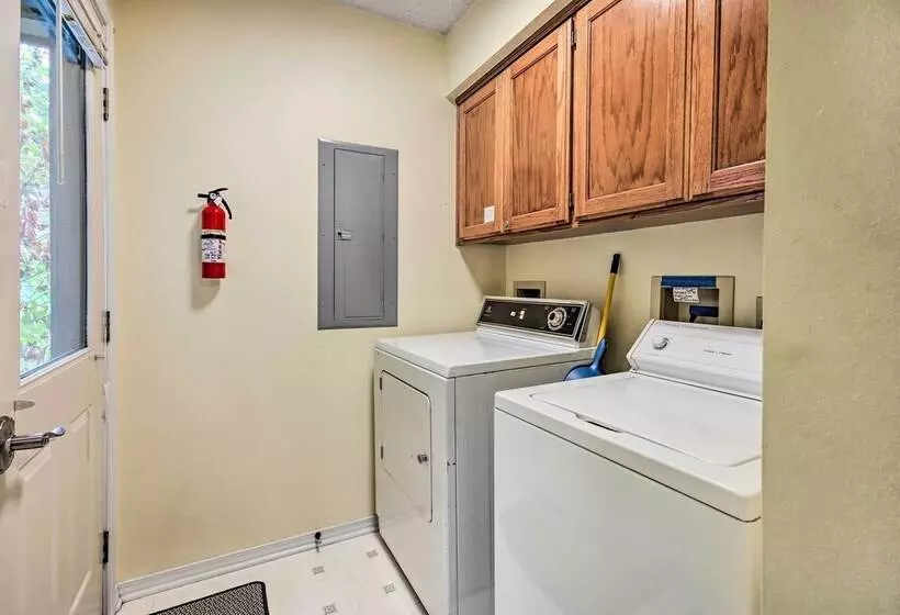 Bella Vista Home Base Near Mtn Biking & Golf!