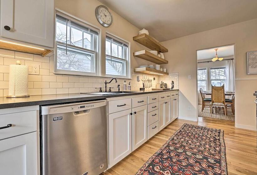 Boise Tudor Home W/ Game Room < 2 Mi To Downtown!