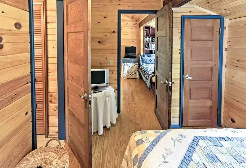 Bolton Landing Cottage: Walk To Lake George!