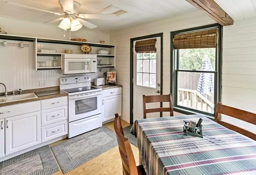 Bolton Landing Cottage: Walk To Lake George!