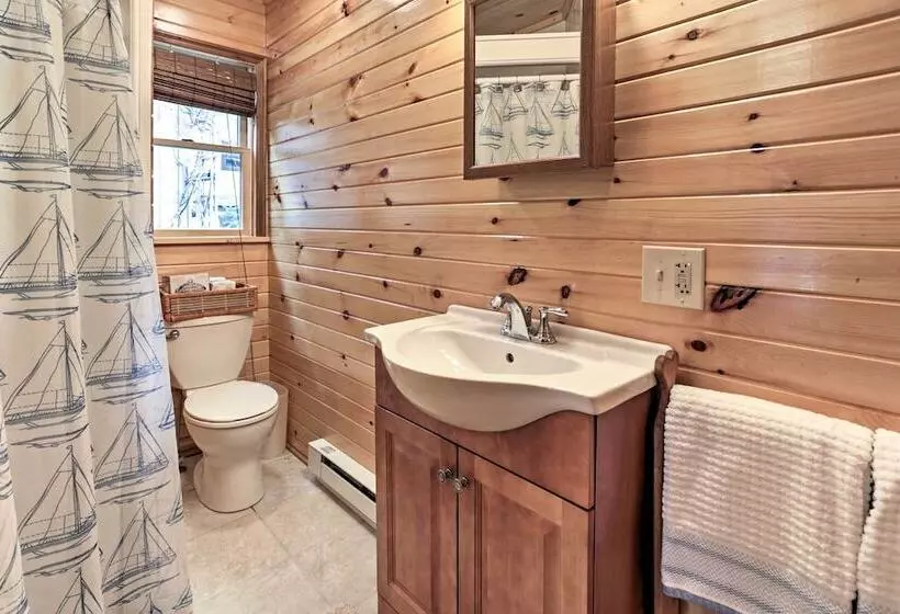 Bolton Landing Cottage: Walk To Lake George!