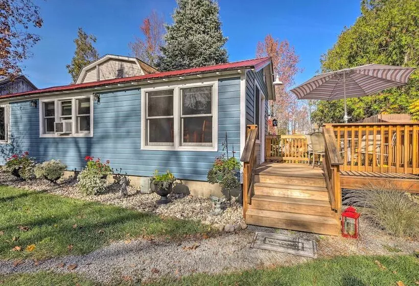 Bolton Landing Cottage: Walk To Lake George!