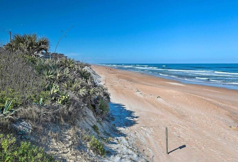 Bright Bungalow With Porch: Walk To Ormond Beach!