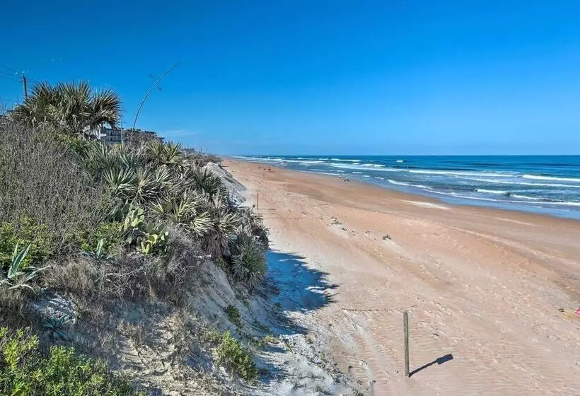 Bright Bungalow With Porch: Walk To Ormond Beach!