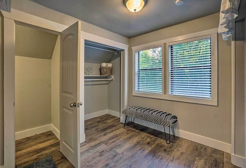 Peaceful Broken Bow Cottage W/ Fire Pit!