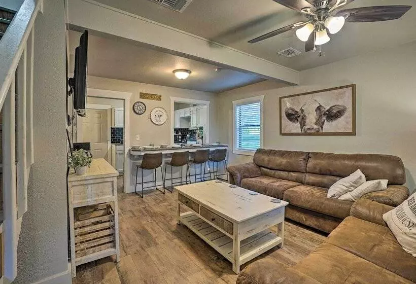 Peaceful Broken Bow Cottage W/ Fire Pit!