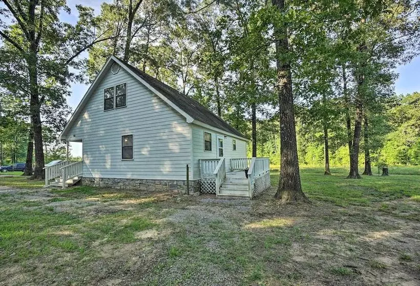 Peaceful Broken Bow Cottage W/ Fire Pit!