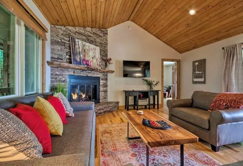 Cabin W/ Hot Tub & Mountain Views, < 5 Mi To Boone