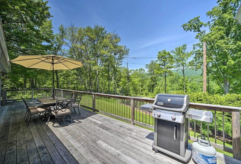 Charming Cottage W/ Deck: Mtn + Lake Views!