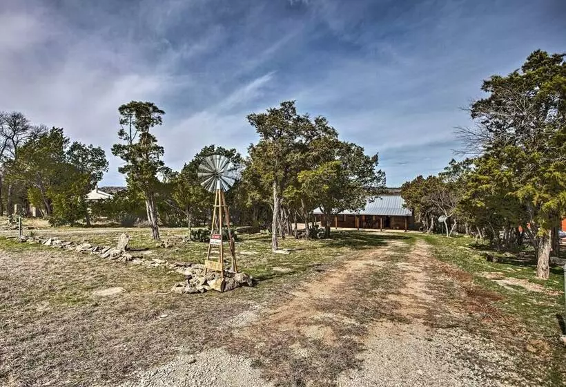Chic Lakefront Cabin W/ Dock & Bluff Creek Views!