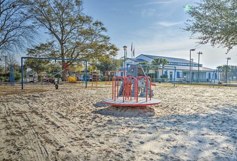 Below Deck Beach House: Walk To The Ocean!