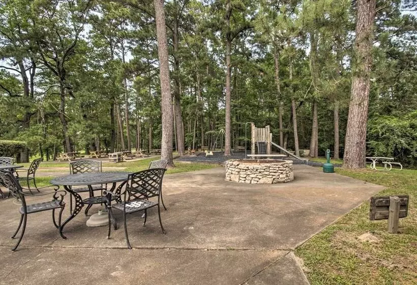 Coldspring Cottage < 1 Mi To Lake Livingston!