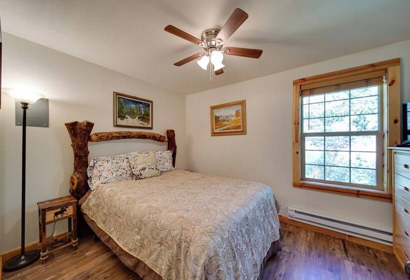 Cozy Countryside Cabin In Robie Creek Park!