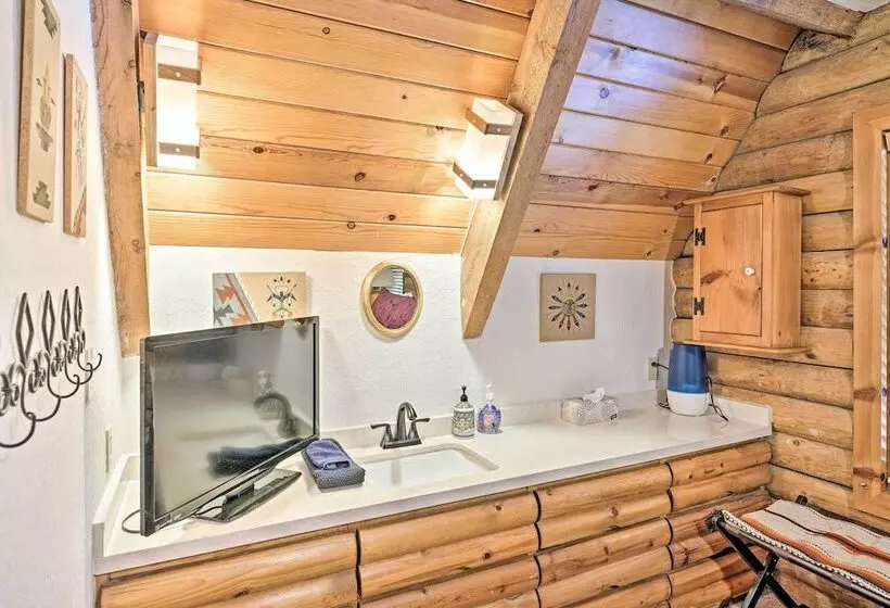 5 Mi To Hiking: Custom Cabin W/ Deck In Arnold!