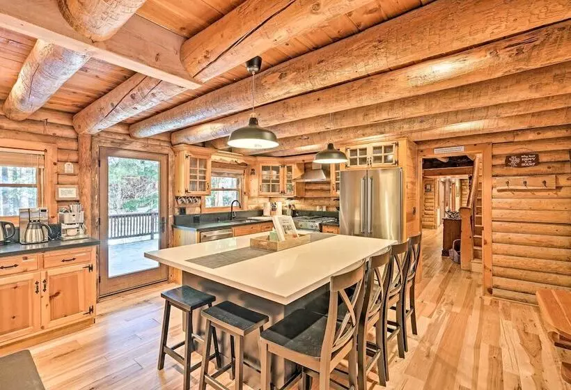 5 Mi To Hiking: Custom Cabin W/ Deck In Arnold!