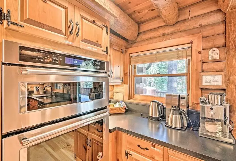 5 Mi To Hiking: Custom Cabin W/ Deck In Arnold!