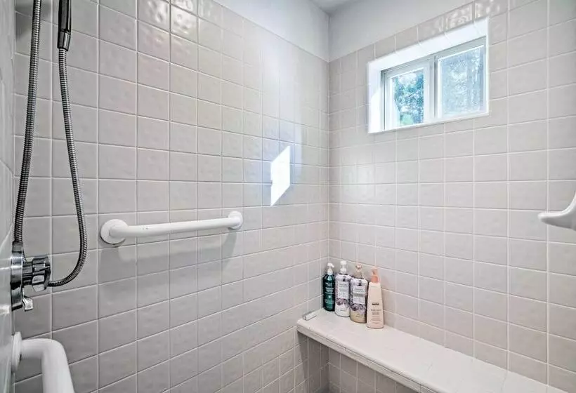 5 Mi To Hiking: Custom Cabin W/ Deck In Arnold!