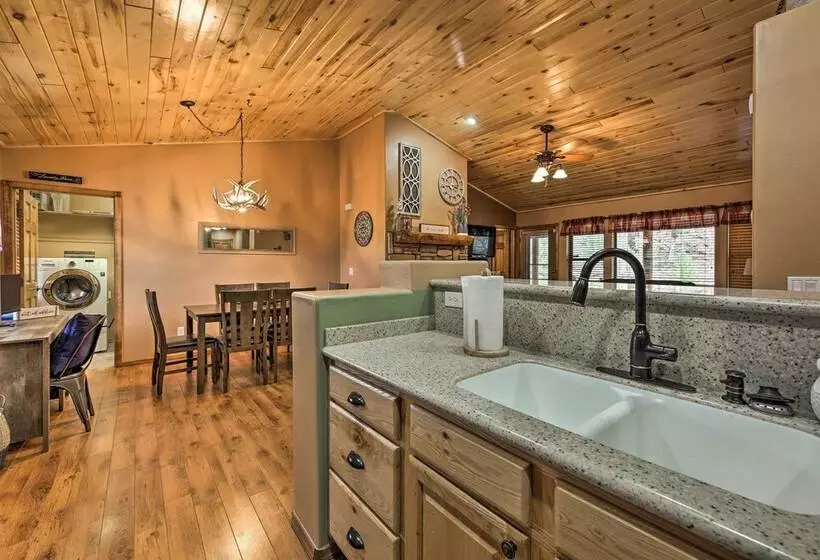 3 Mi To Fool Hollow Lake: Cozy Cabin W/ Deck