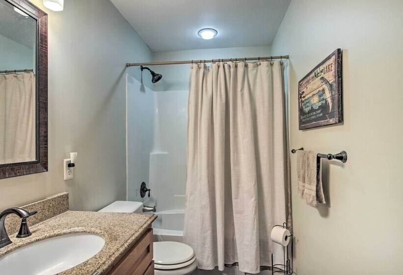 Delightful Isle Retreat W/ Boat Dock & Slip!