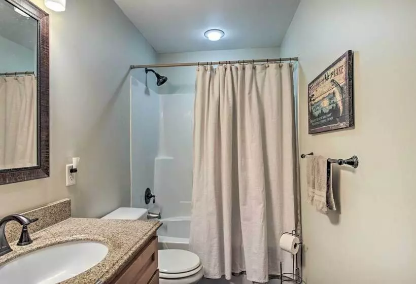 Delightful Isle Retreat W/ Boat Dock & Slip!