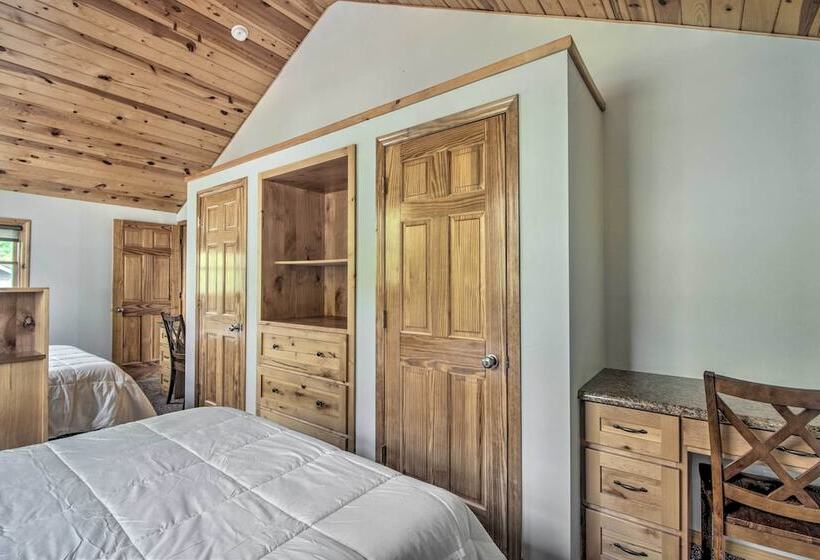 Delightful Isle Retreat W/ Boat Dock & Slip!