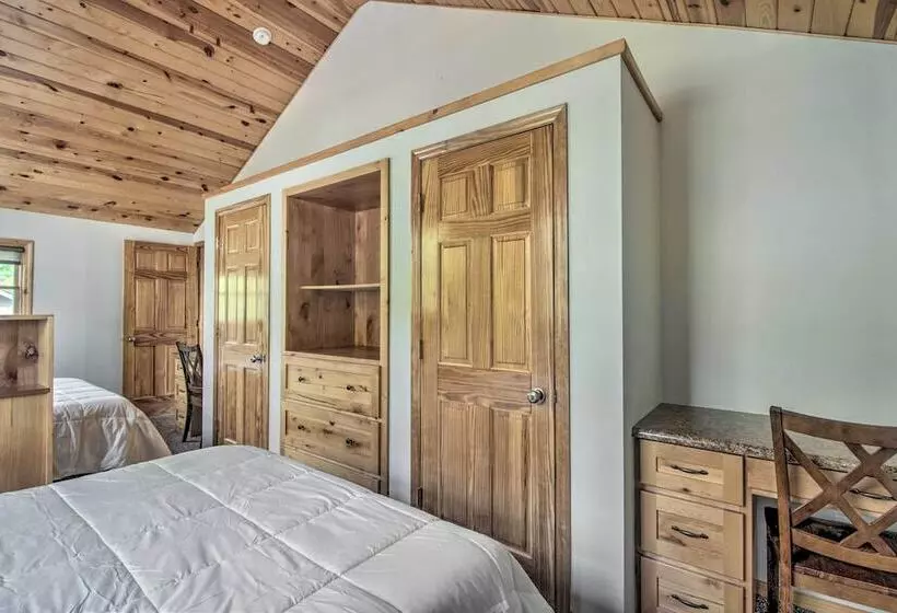 Delightful Isle Retreat W/ Boat Dock & Slip!