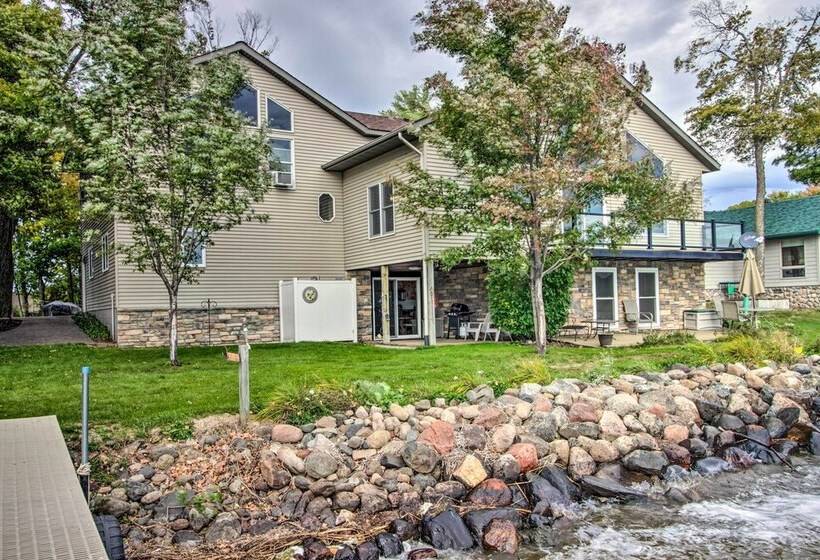 Delightful Isle Retreat W/ Boat Dock & Slip!