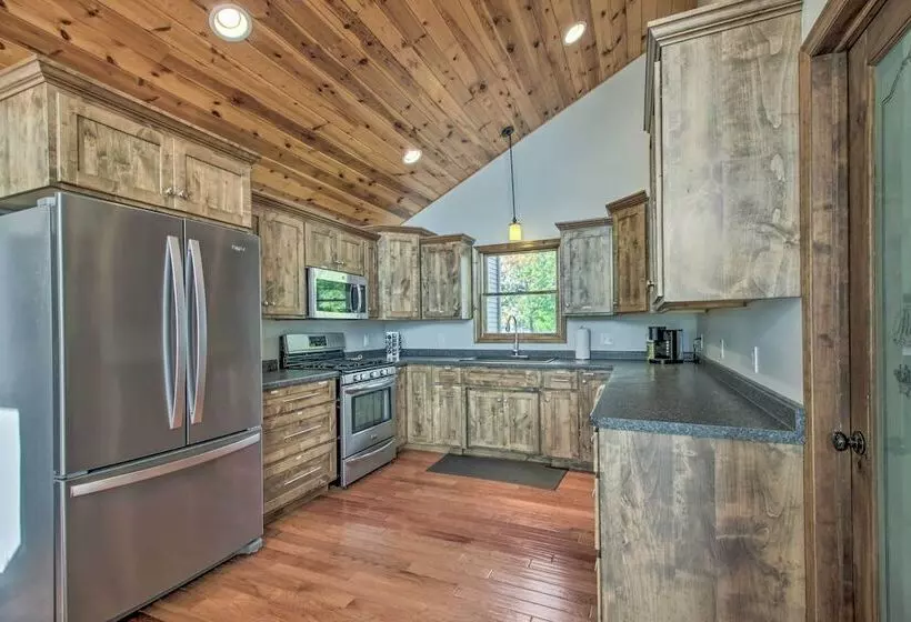 Delightful Isle Retreat W/ Boat Dock & Slip!