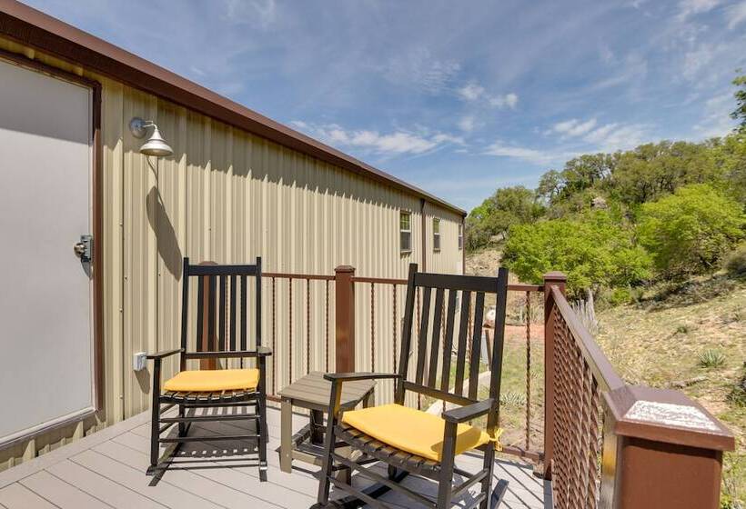 Early Cabin W/ Deck ~ 20 Mi To Lake Brownwood!