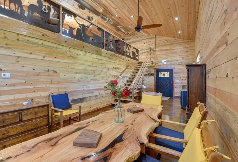 Early Cabin W/ Deck ~ 20 Mi To Lake Brownwood!