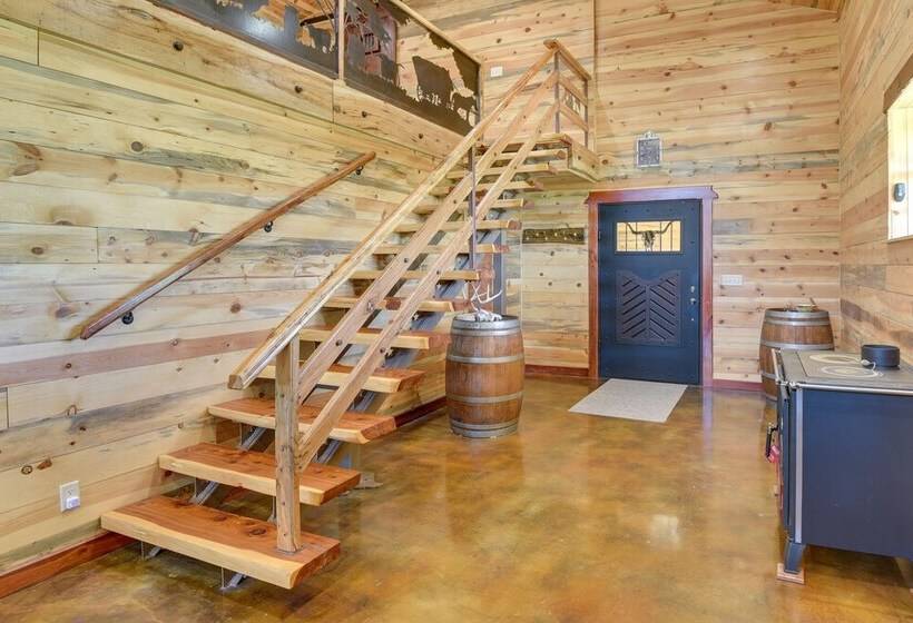 Early Cabin W/ Deck ~ 20 Mi To Lake Brownwood!