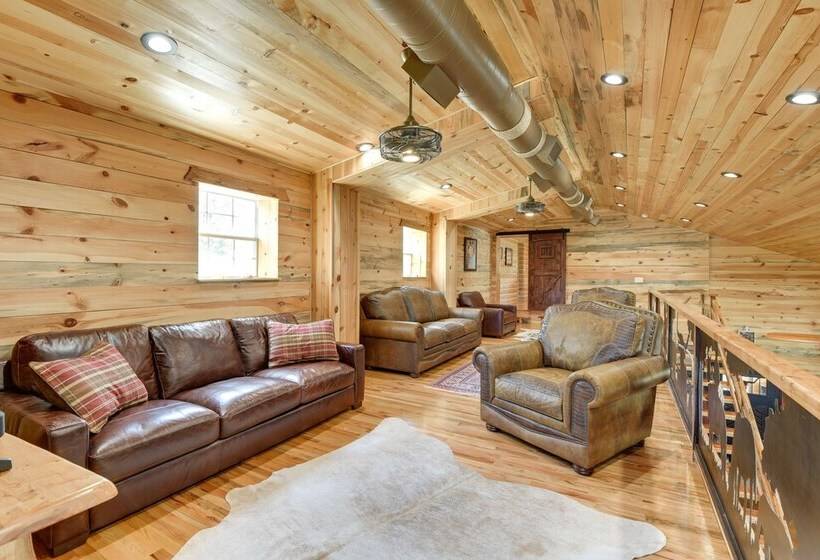 Early Cabin W/ Deck ~ 20 Mi To Lake Brownwood!