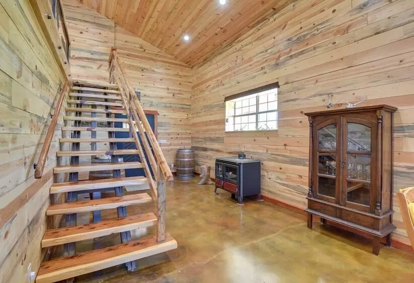 Early Cabin W/ Deck ~ 20 Mi To Lake Brownwood!