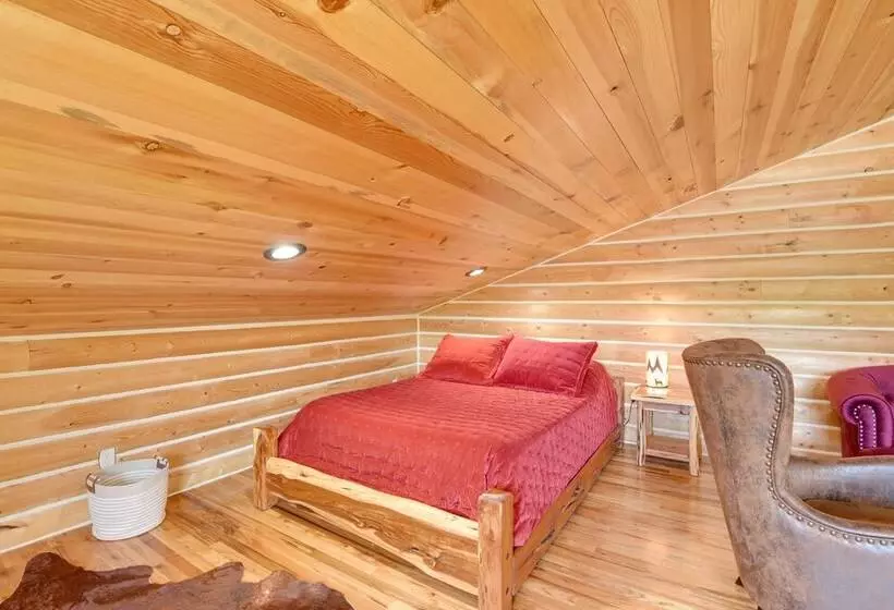 Early Cabin W/ Deck ~ 20 Mi To Lake Brownwood!