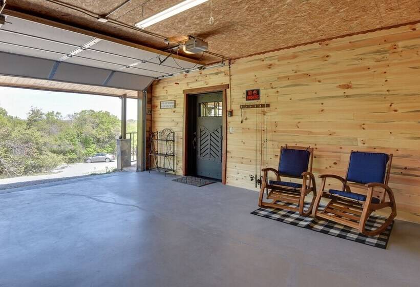 Early Cabin W/ Deck ~ 20 Mi To Lake Brownwood!