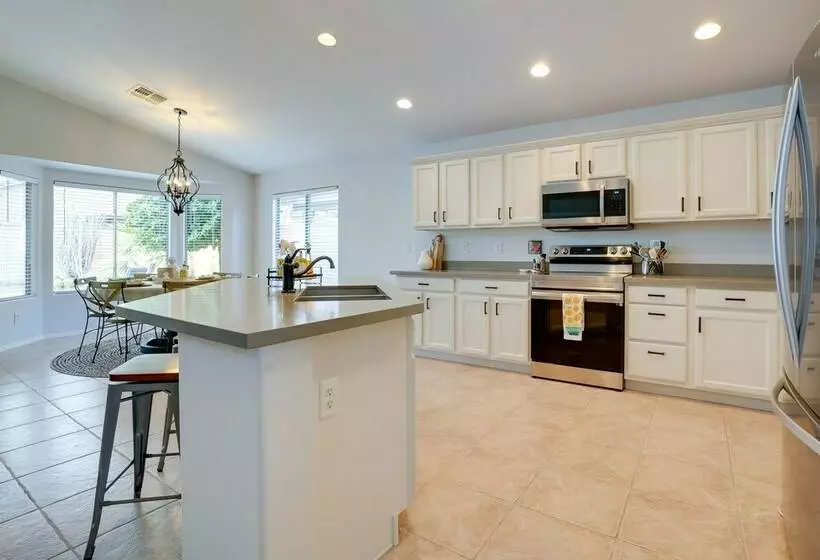 El Mirage  Sunshine House  W/ Private Pool!