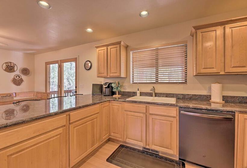 Elk Haven Show Low Cabin W/ Deck & Pool Table!