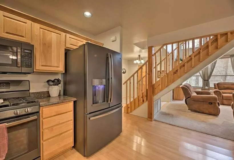 Elk Haven Show Low Cabin W/ Deck & Pool Table!