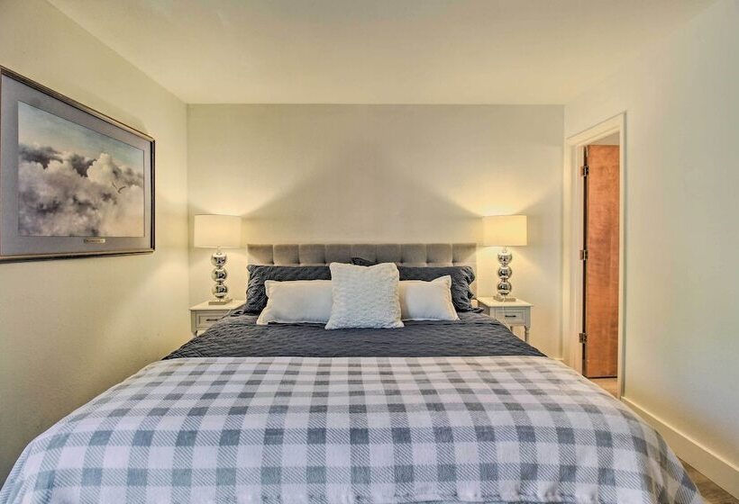 Near Hiking & Golfing: Pinetop Cabin W/ Deck