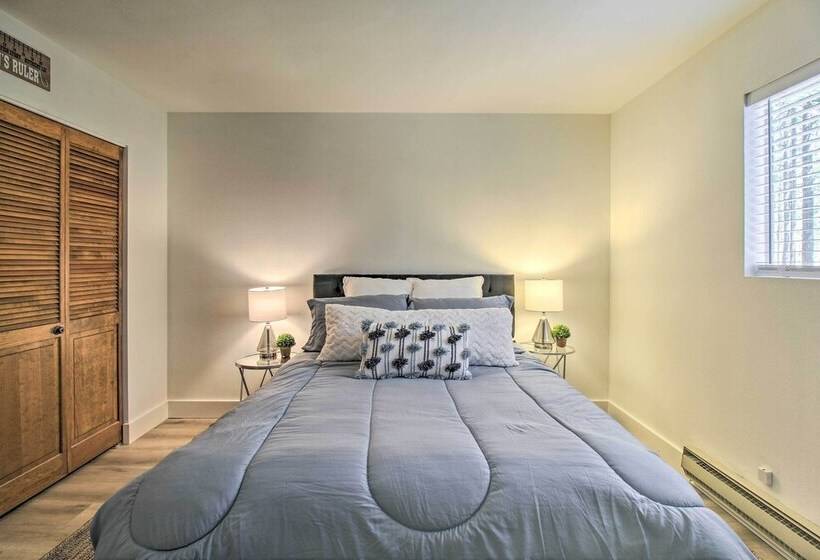 Near Hiking & Golfing: Pinetop Cabin W/ Deck