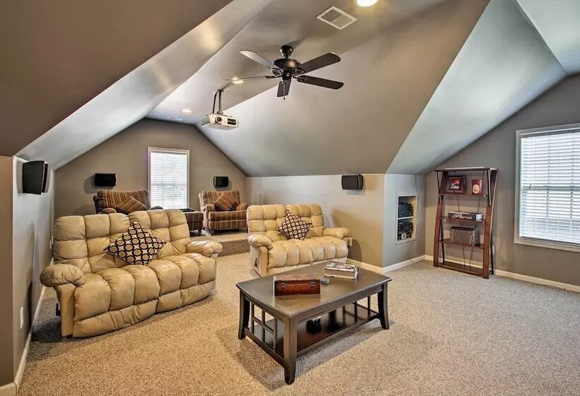 Gallatin House On Long Hollow Golf Course!