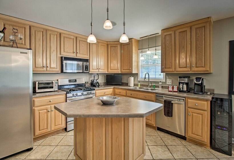 Gallatin House On Long Hollow Golf Course!