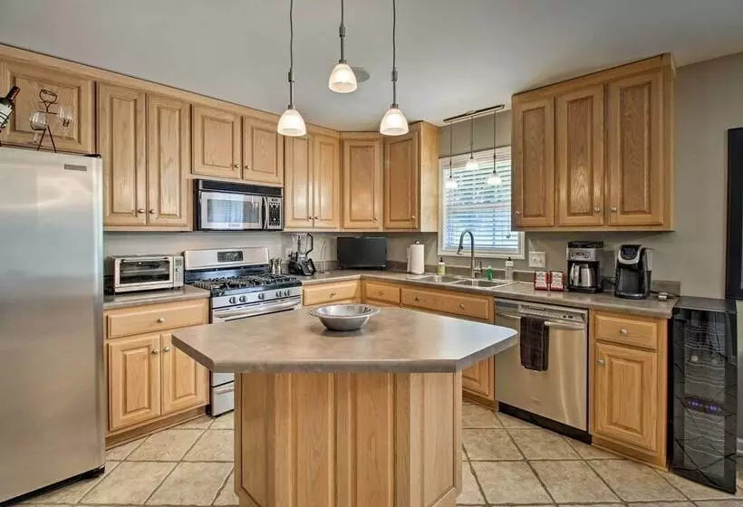 Gallatin House On Long Hollow Golf Course!