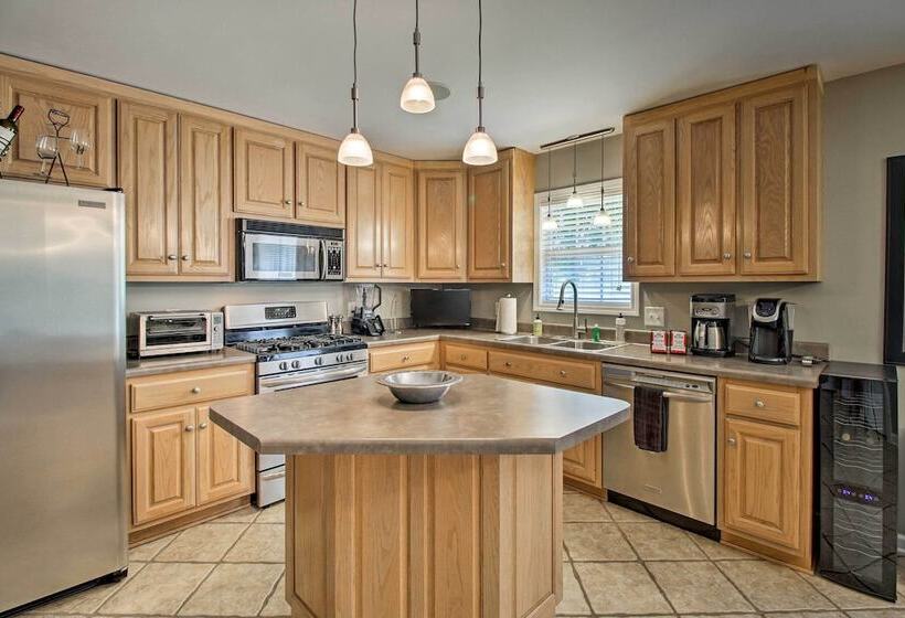 Gallatin House On Long Hollow Golf Course!